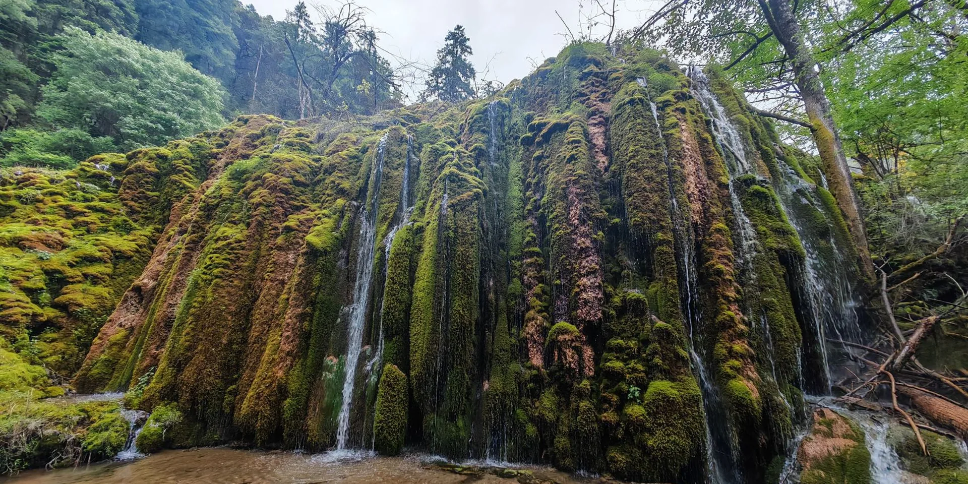 Niru Colorful Waterfall