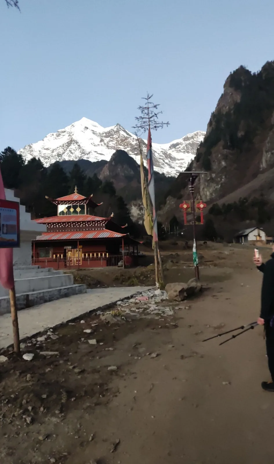 The temple by the path