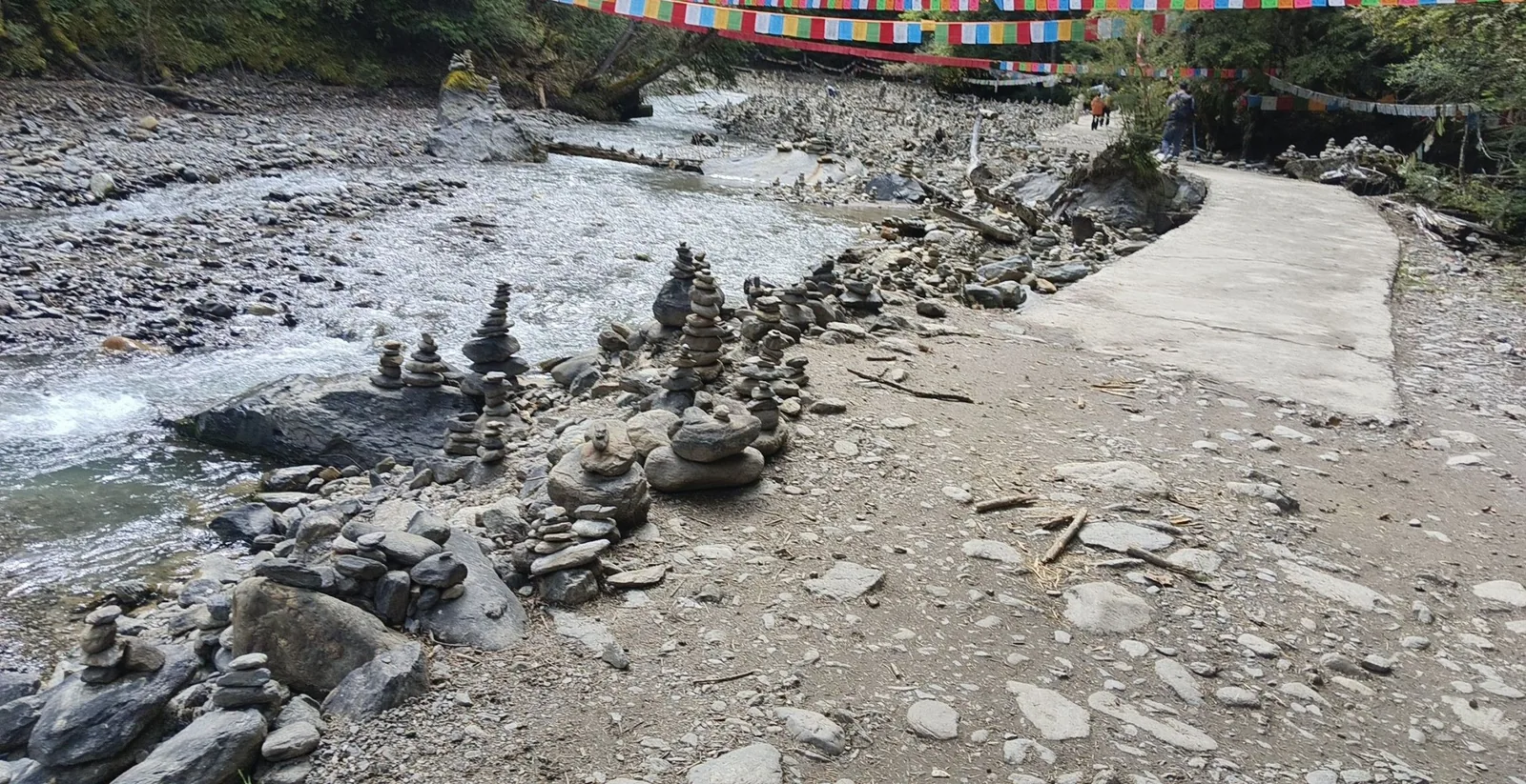 Cairns beside the path